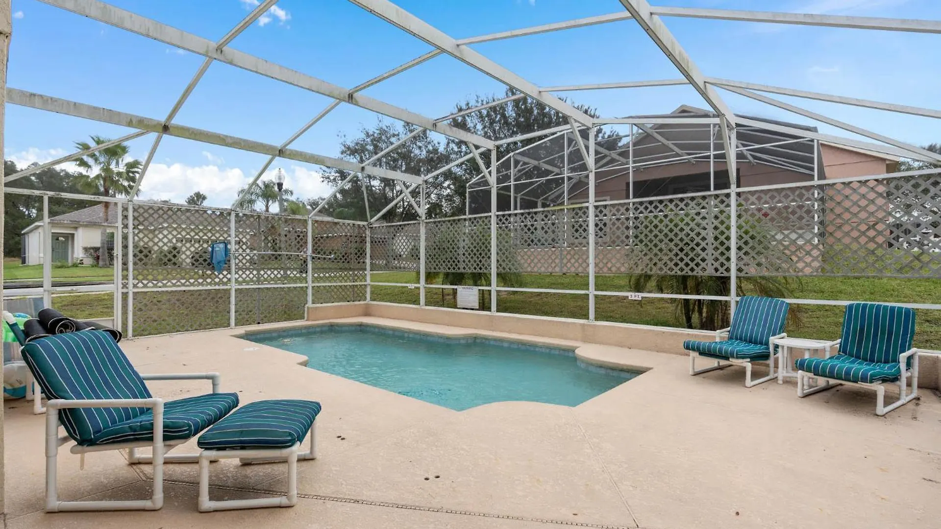 Super Cute- Pool & Air Hockey Table Villa Davenport